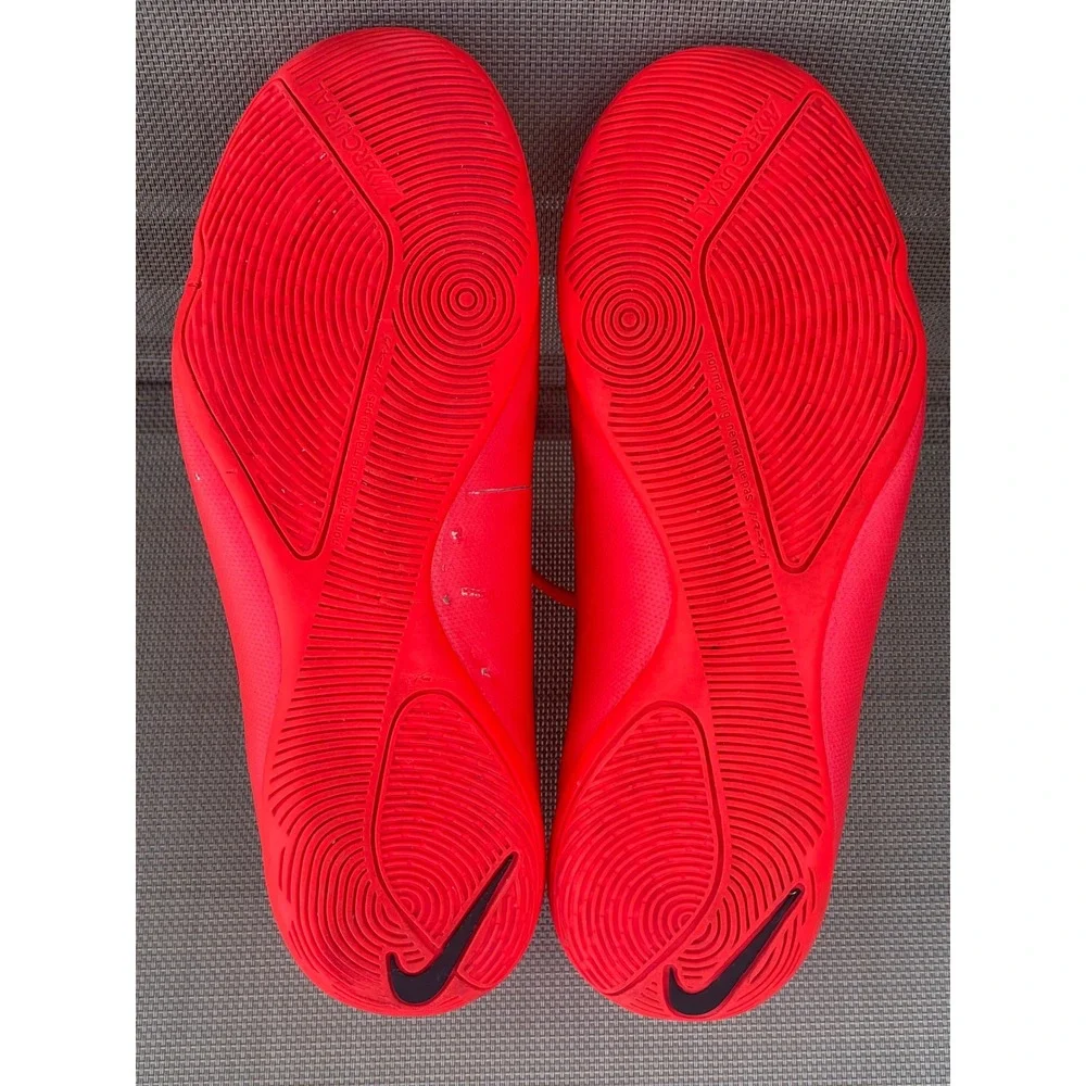 Nike Mercurial Victory Soccer Shoes Youth 5.5Y Bright Crimson Excellent